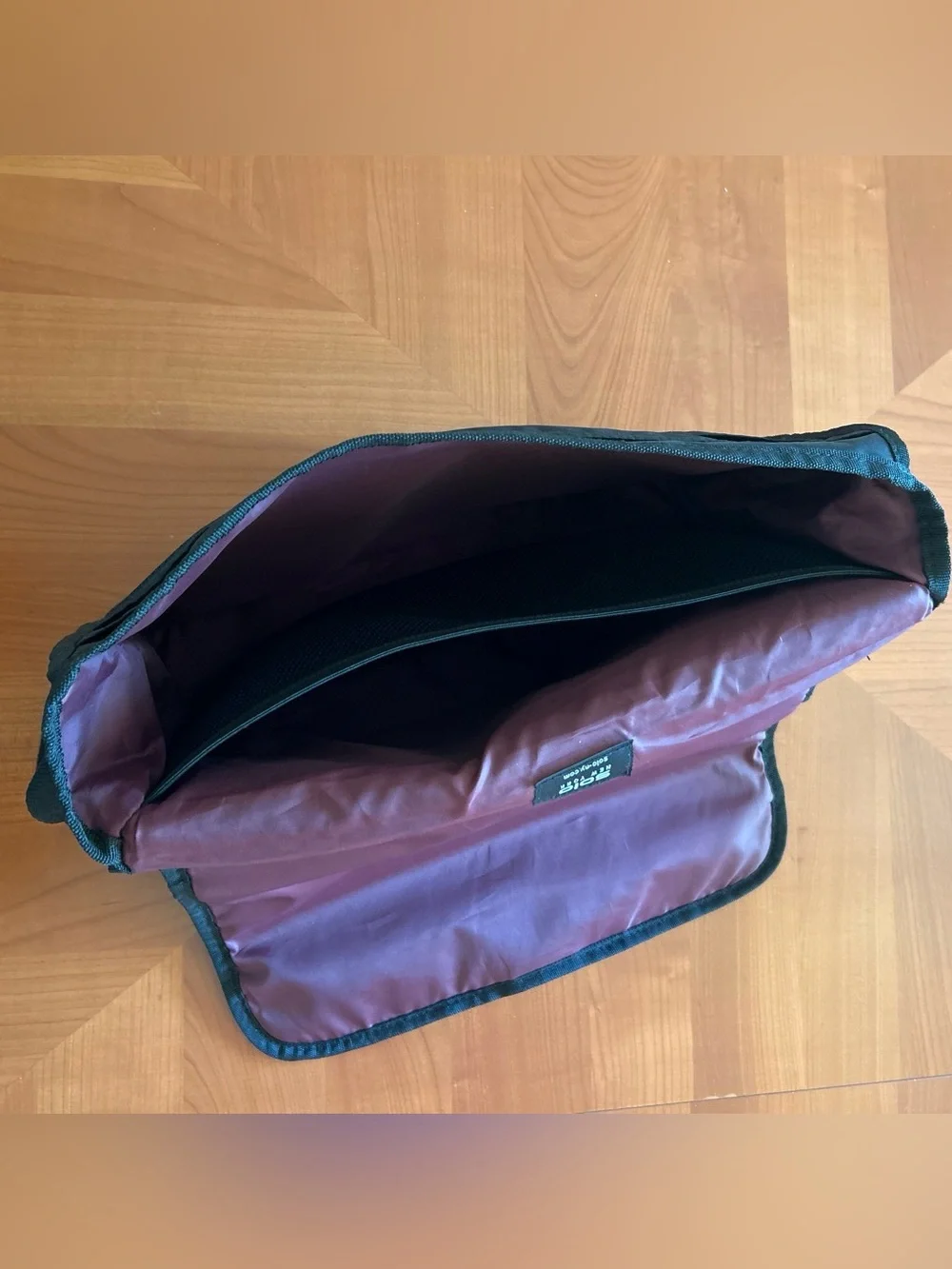 Solo New York Laptop Messenger Bag w/ Luggage Strap & Multi-Pockets; Matte Black